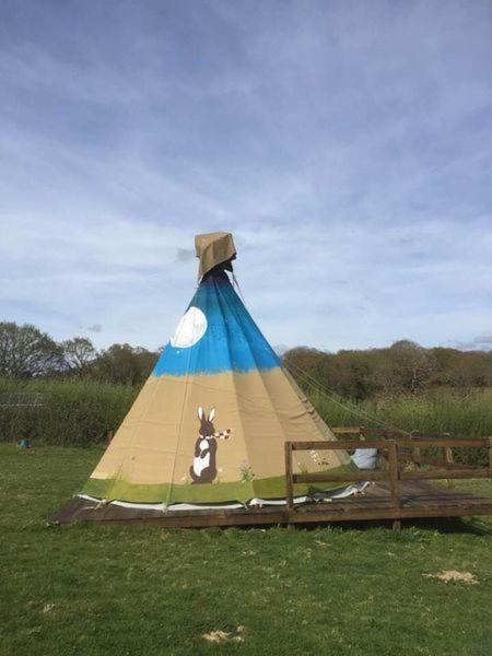 Big Sky Tipi Holidays Wartling Экстерьер фото