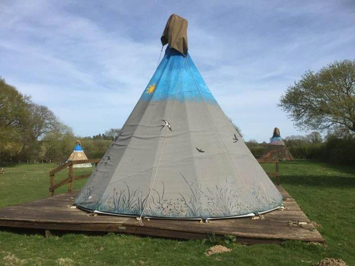 Big Sky Tipi Holidays Wartling Экстерьер фото