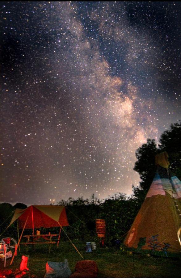 Big Sky Tipi Holidays Wartling Экстерьер фото