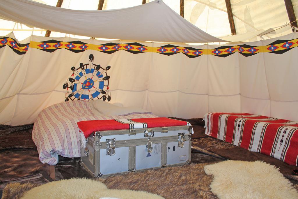 Big Sky Tipi Holidays Wartling Экстерьер фото